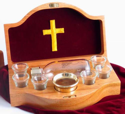 Picture of Portable communion set - mahogony - red